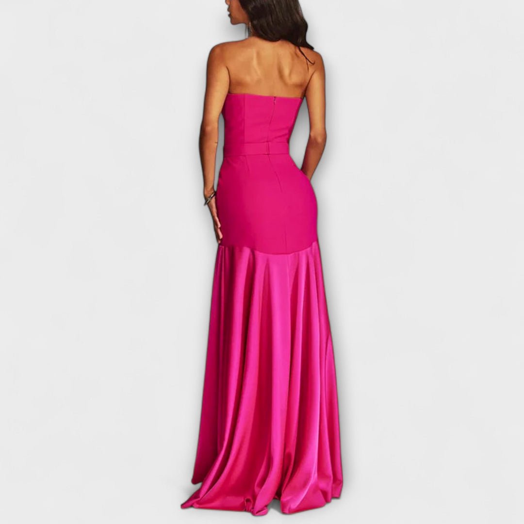 Vestido largo con escote en V y hombros descubiertos