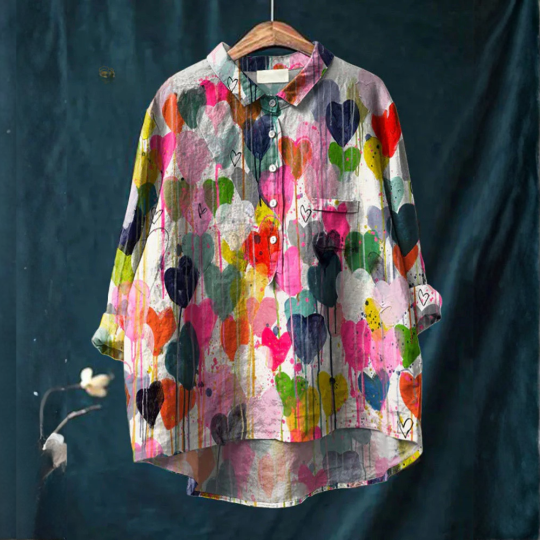 Camisa con Estampado de Corazones Coloridos