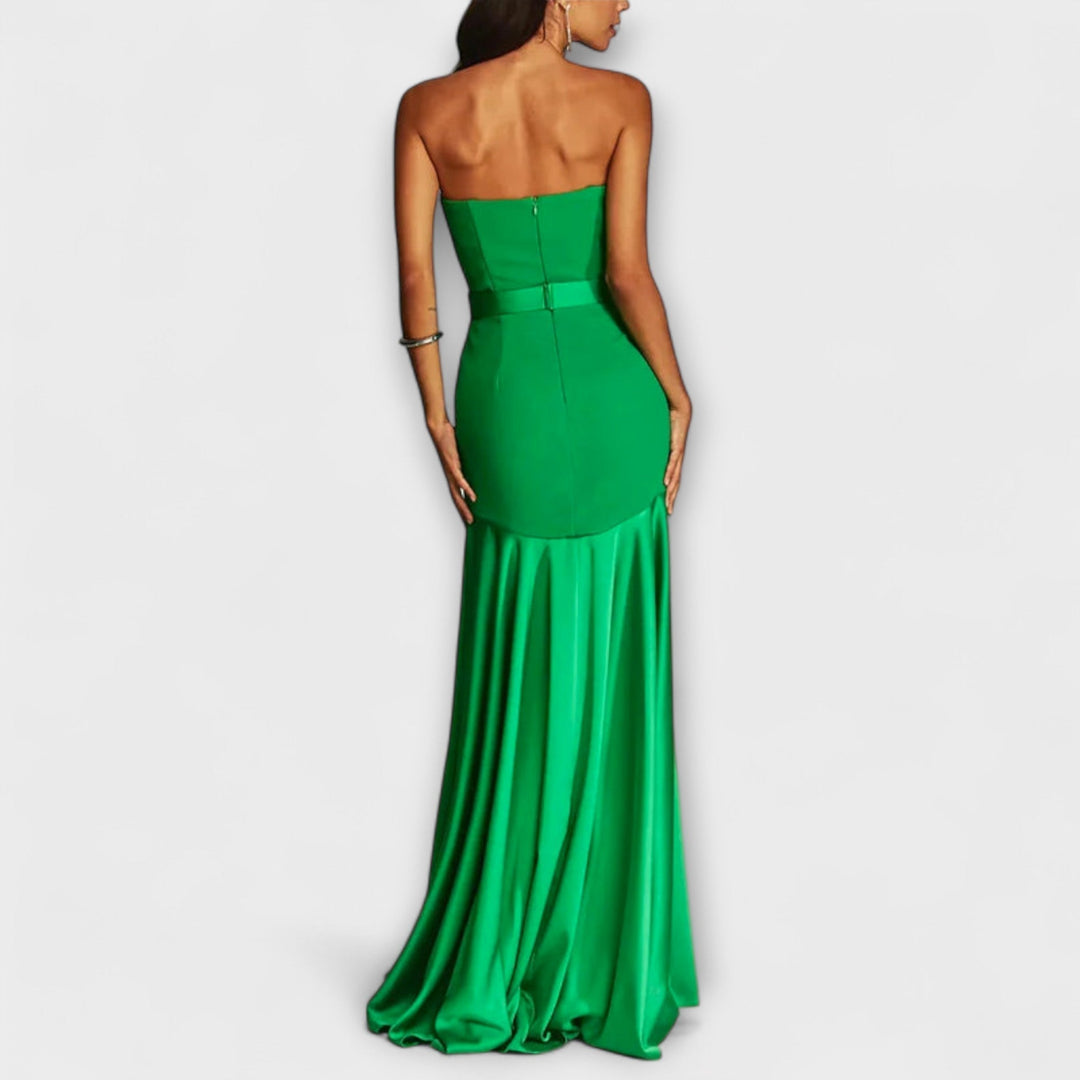 Vestido largo con escote en V y hombros descubiertos