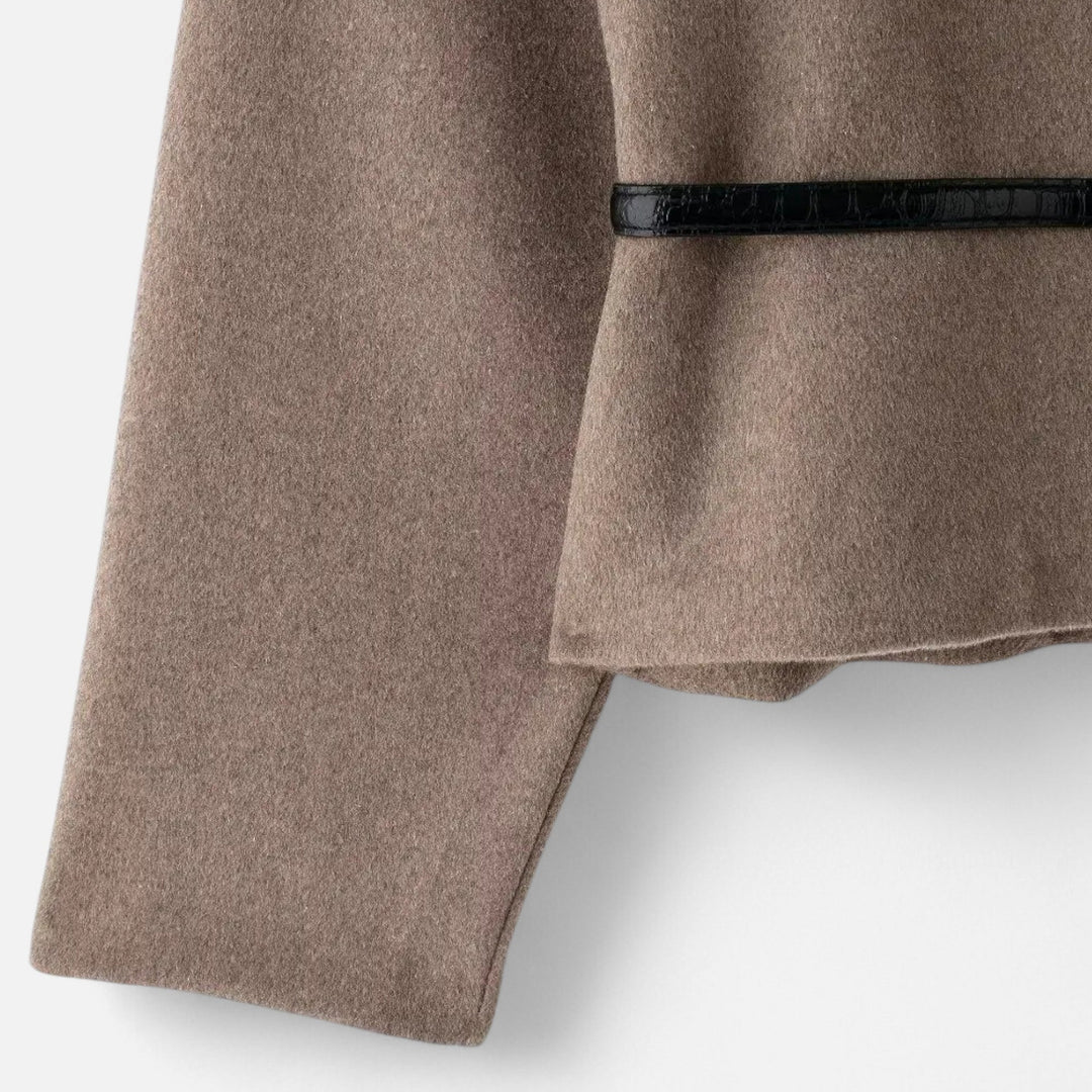 Pull cache-cœur élégant pour femme