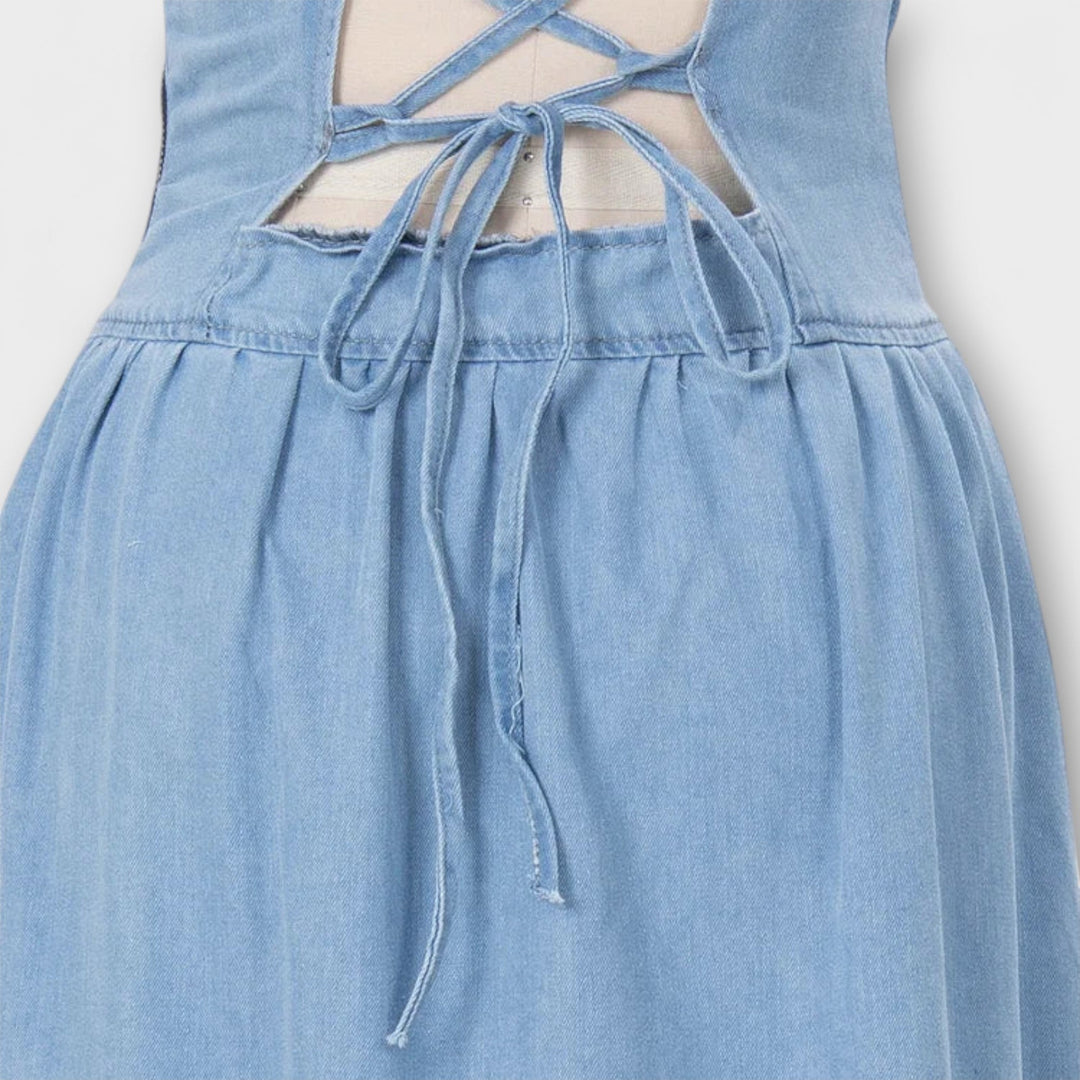 Denimblå stropløs kjole