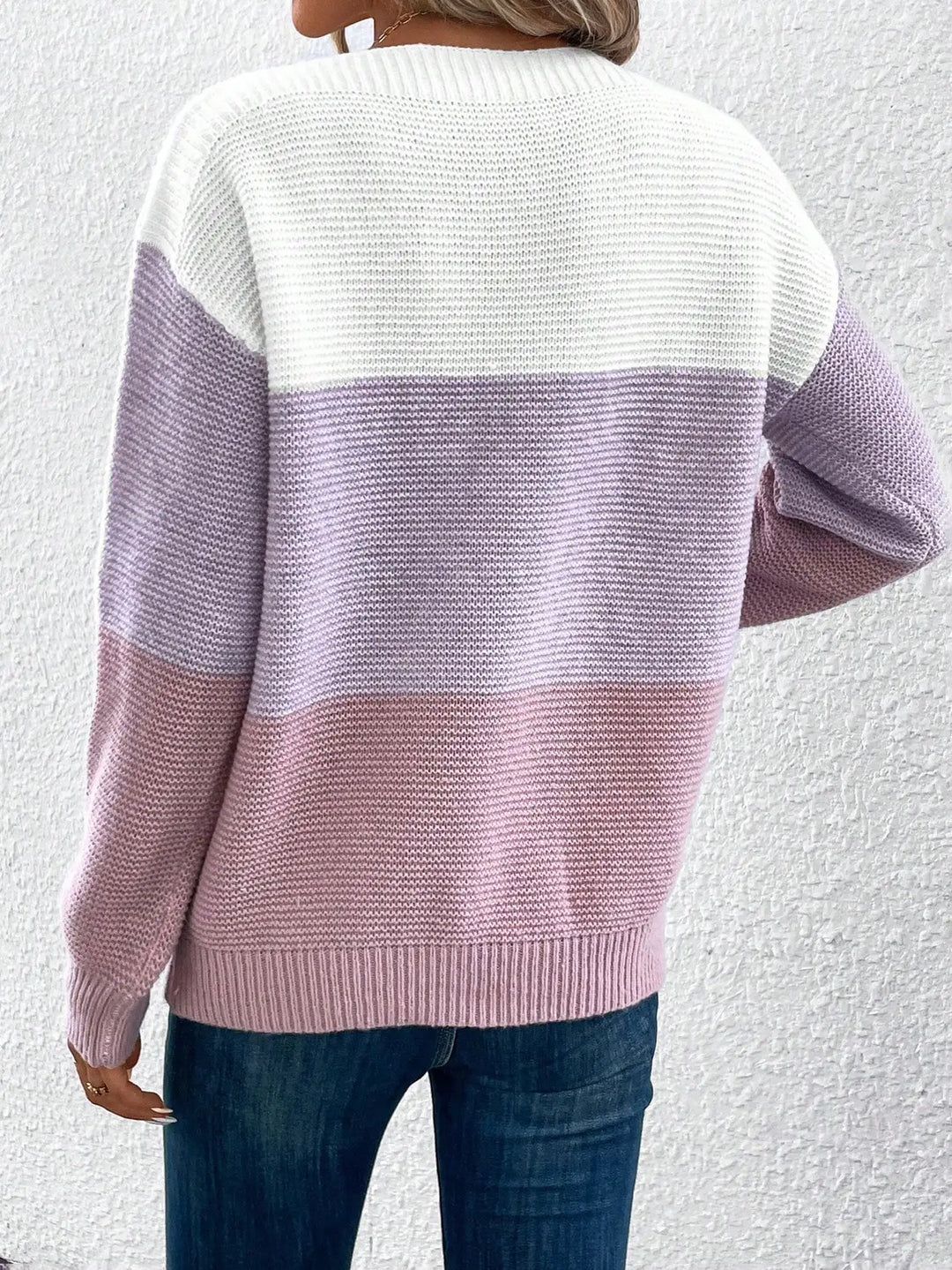 Maglione lavorato a maglia patchwork a tre colori