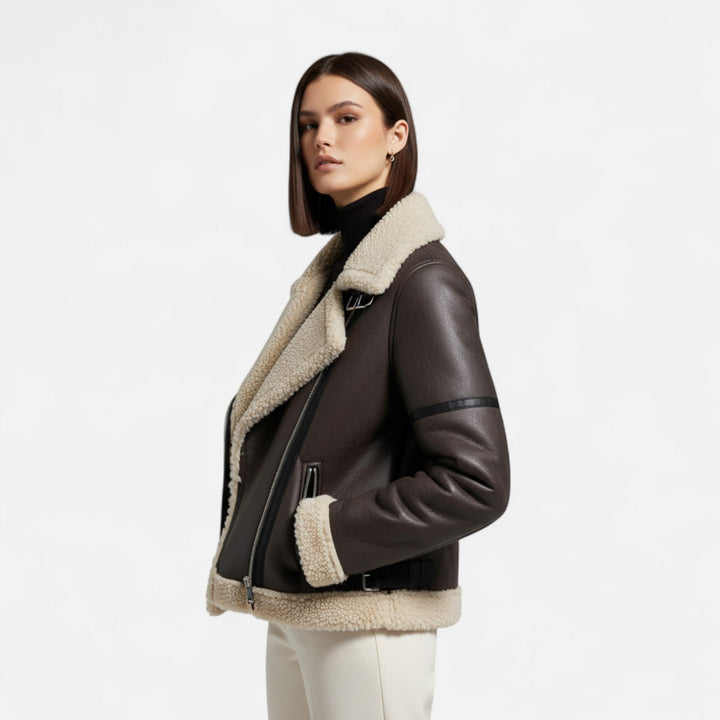 Giacca in pelle autunnale da donna con cintura