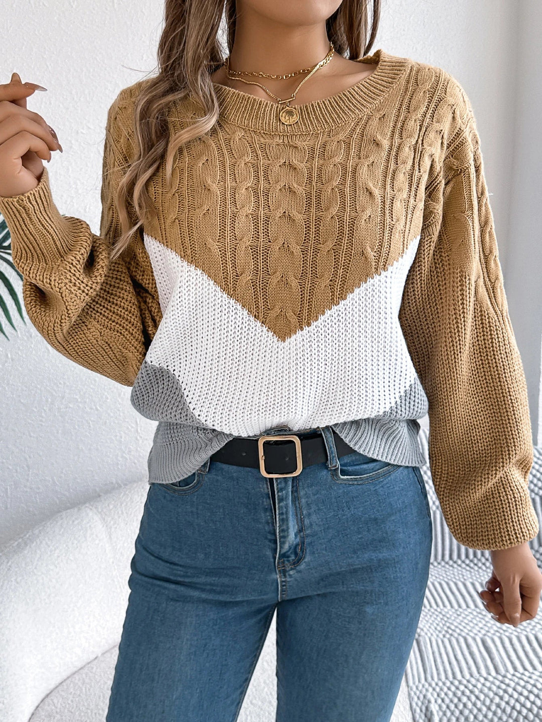 Color Block Round Neck Knit Sweater