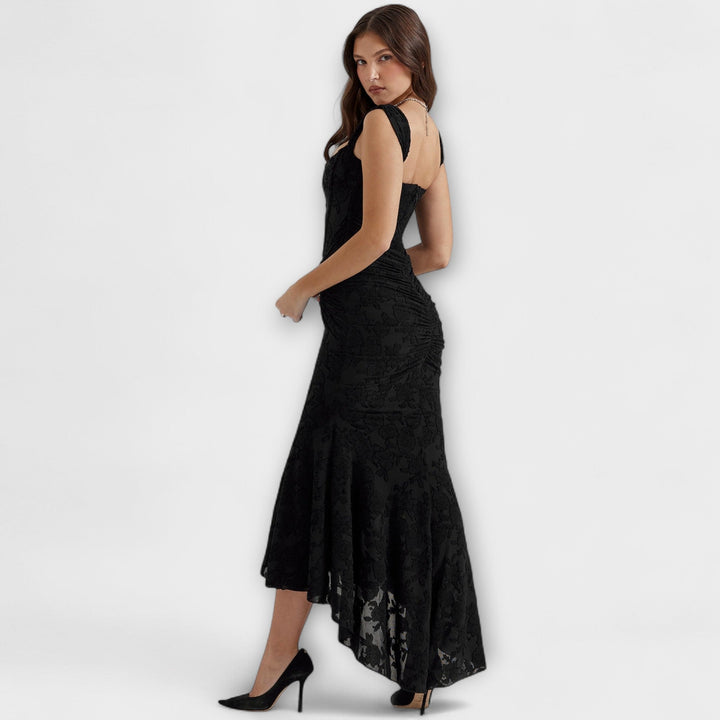 Abito lungo con corsetto elegante e raffinato