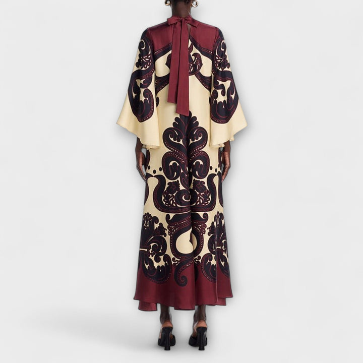 Robe longue à imprimé grenadille à couper le souffle pour une élégance sans effort